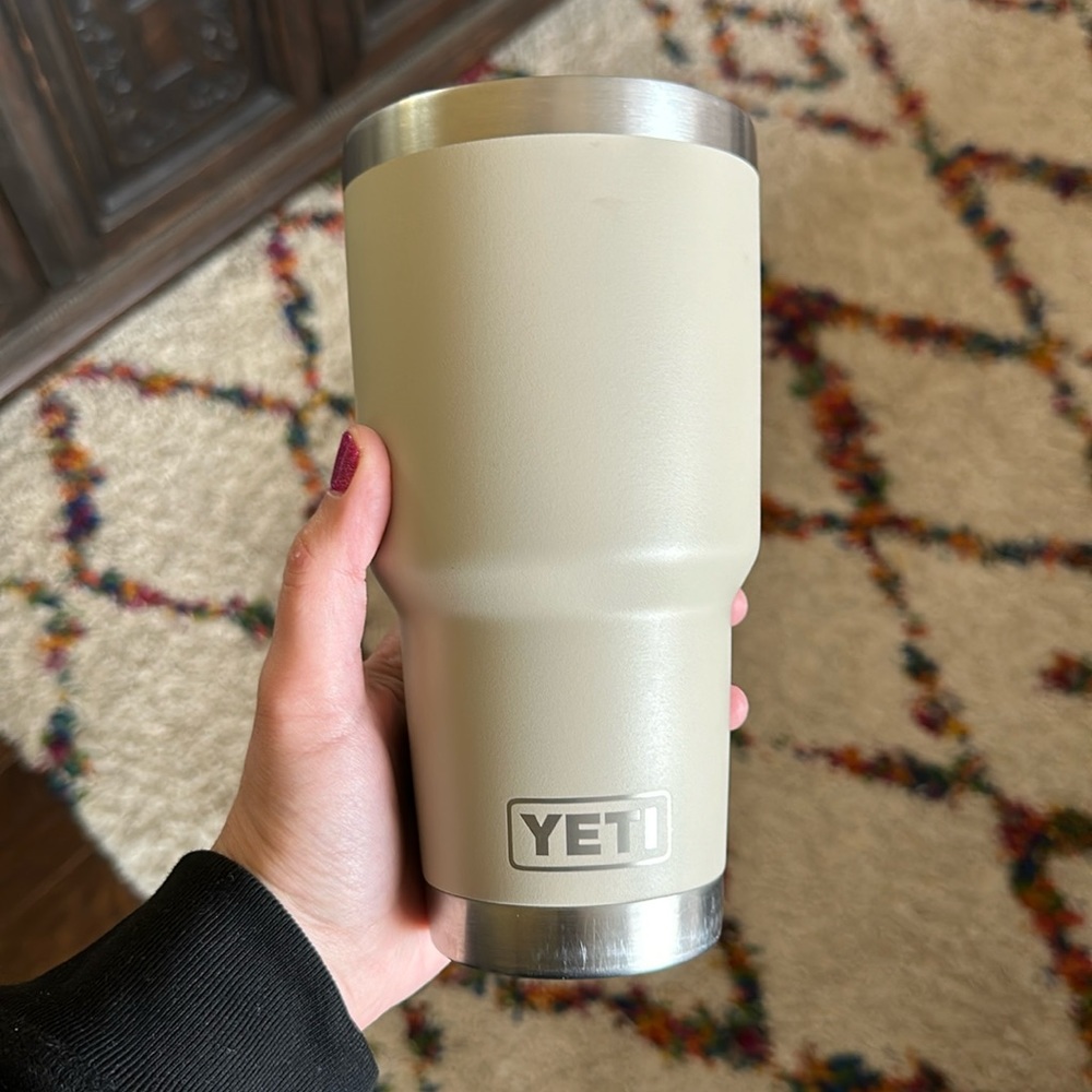 Yeti Rambler Sand Tan 30oz Tumbler